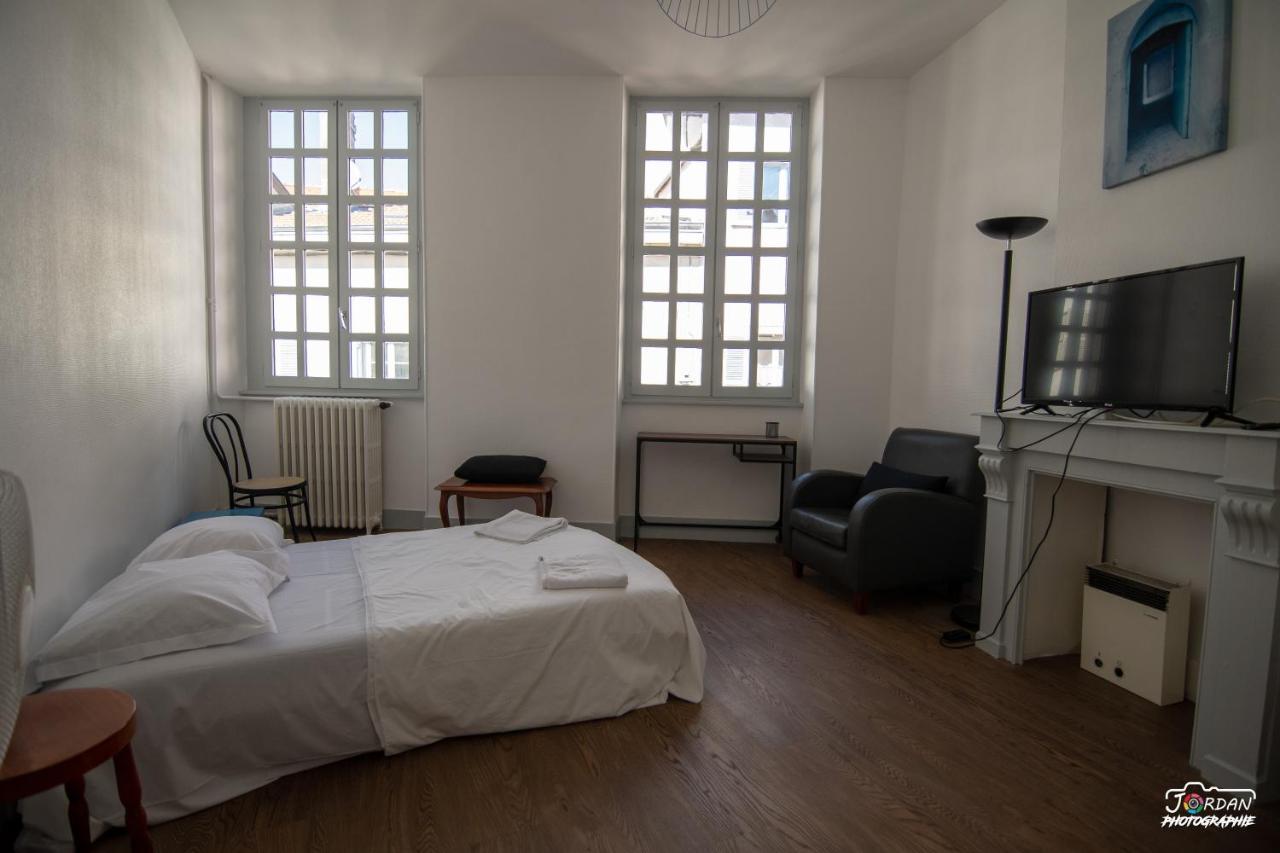 Hyper Centre - 3 Chambres - Gare - Wifi - Cosy Bourg-en-Bresse Exterior photo